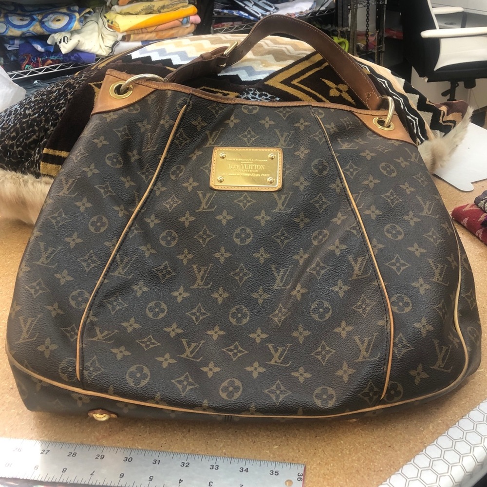 Louis Vuitton Monogram Galleria PM